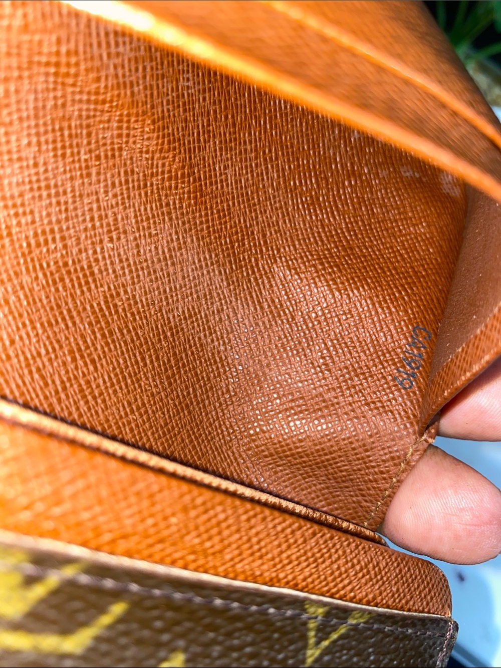 Authentic Louis Vuitton Monogram Bifold Zippy Wallet - Picture 11 of 15